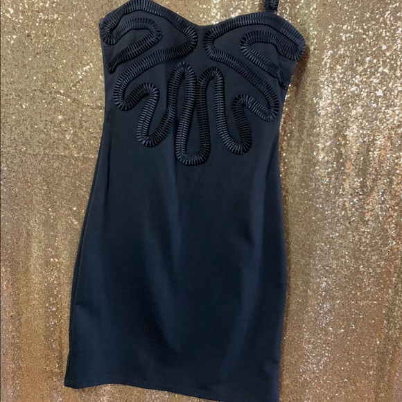 Dress - Picture 2 of 4